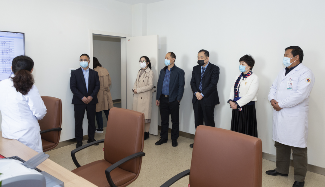 青岛大学医学部专家组一行来我院调研指导